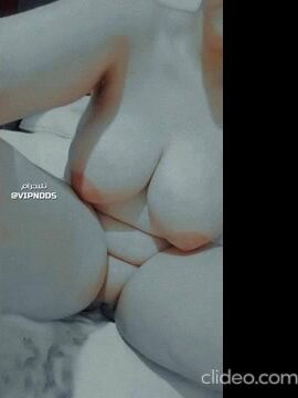 جامده هاجت وقالعه الهدوم وتصور لحبيبها جسمها الفاجر
