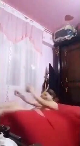 فضيحه متناكه مصريه عشيقها مش راحم كسها بكل الاوضاع